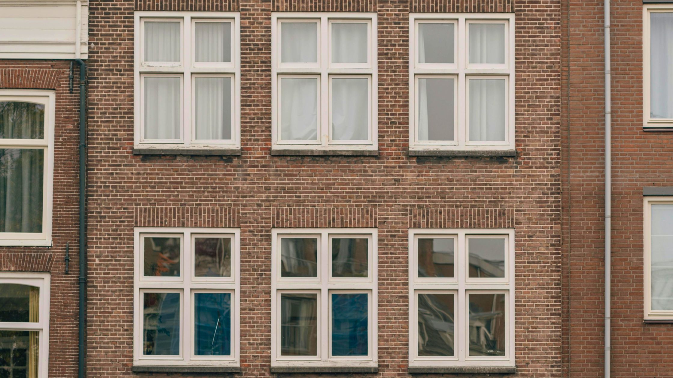 Glass Windows vs Traditional Windows Which is Right for You