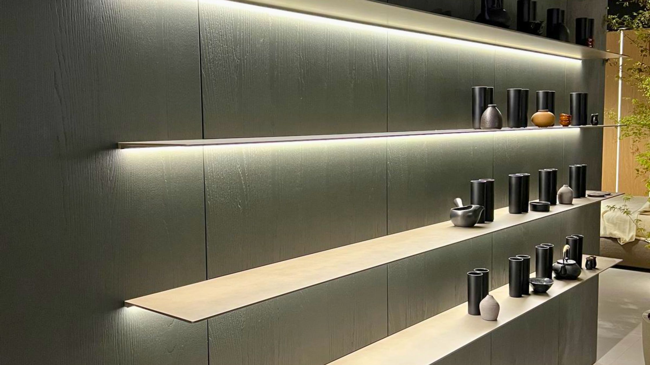  5 Creative Glass Shelves Design Ideas for Modern Home Interiors